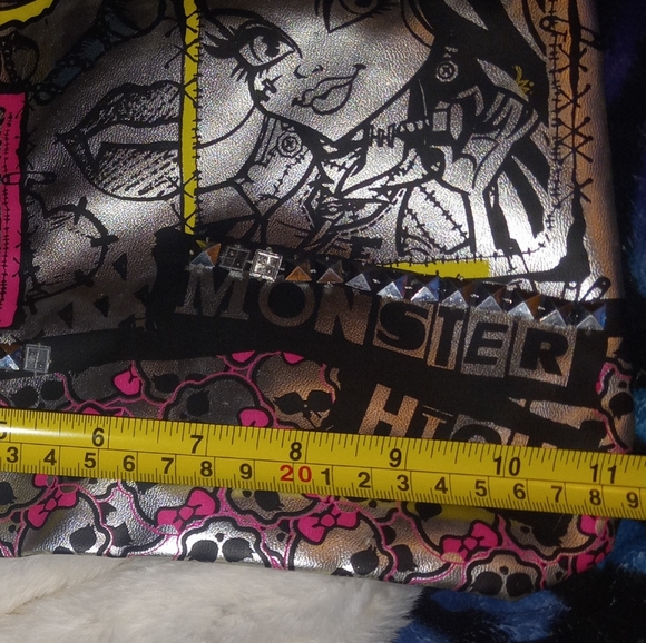 LAST CHANCE SALE ONLY $8 Metallic Monster High Purse w/Rhinestones blk & pink - Picture 8 of 10